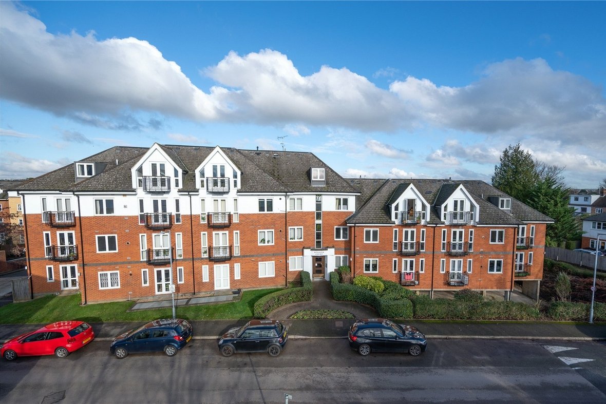 2 Bedroom Apartment To LetApartment To Let in Windsor Court, Park View Close, St. Albans - View 1 - Collinson Hall