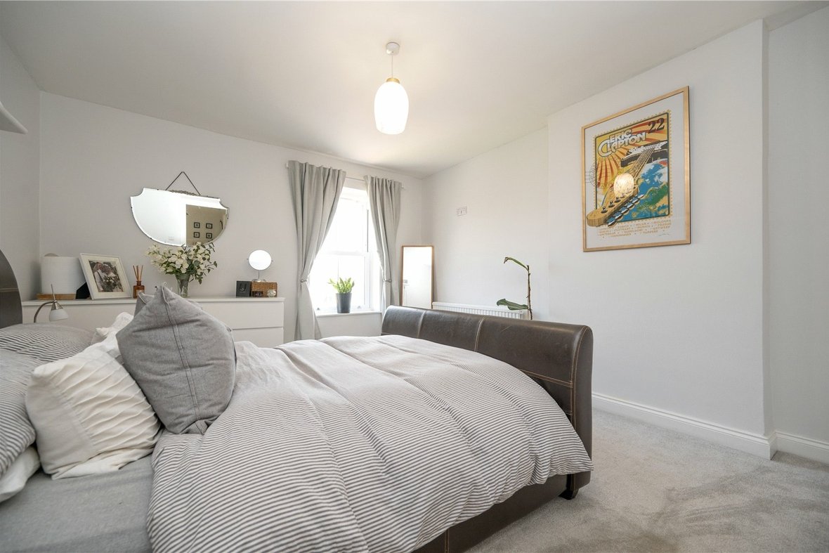 2 Bedroom House LetHouse Let in High Street, Markyate, St. Albans - View 4 - Collinson Hall