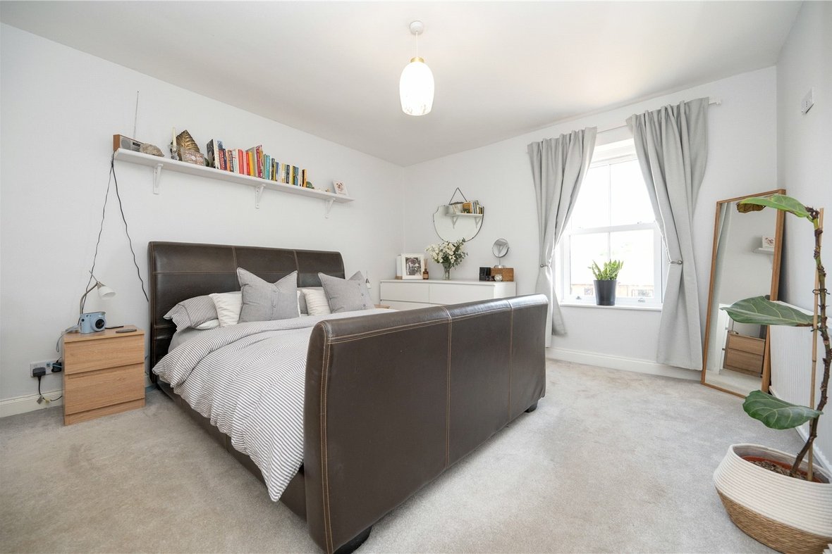 2 Bedroom House LetHouse Let in High Street, Markyate, St. Albans - View 5 - Collinson Hall