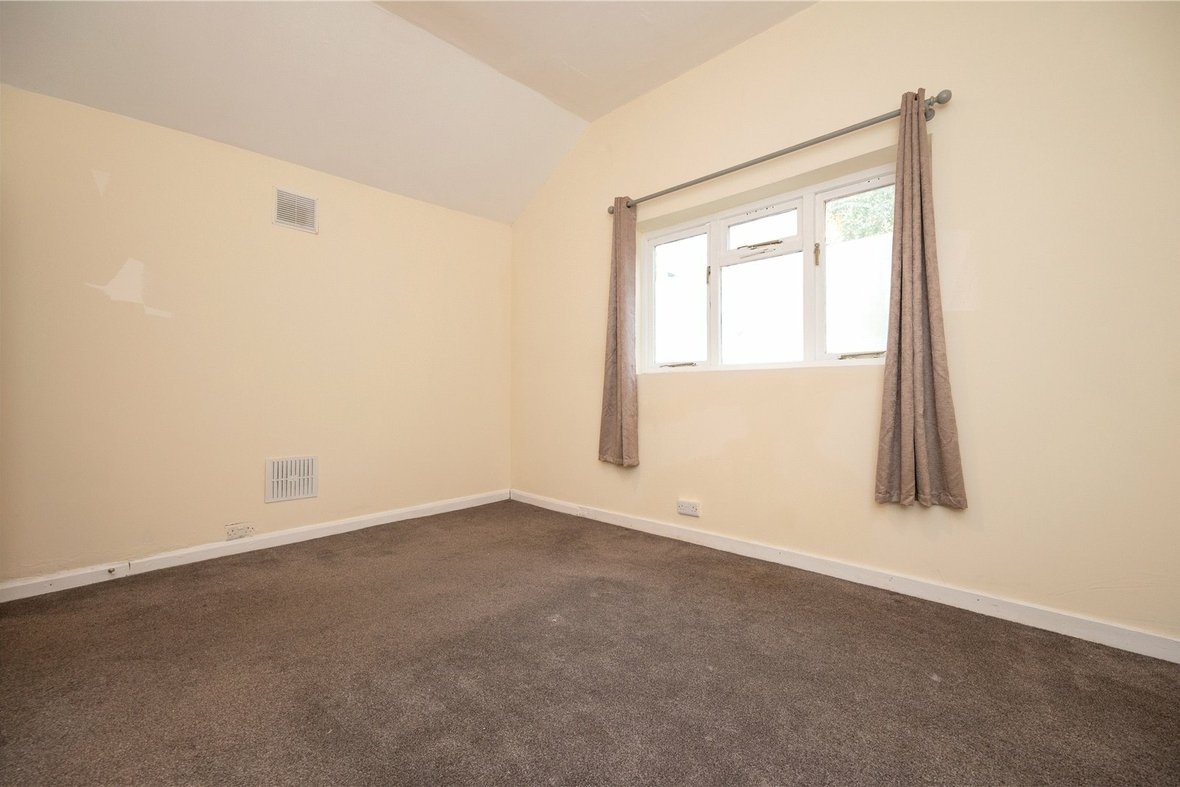 2 Bedroom Maisonette Let AgreedMaisonette Let Agreed in London Road, St. Albans, Hertfordshire - View 9 - Collinson Hall