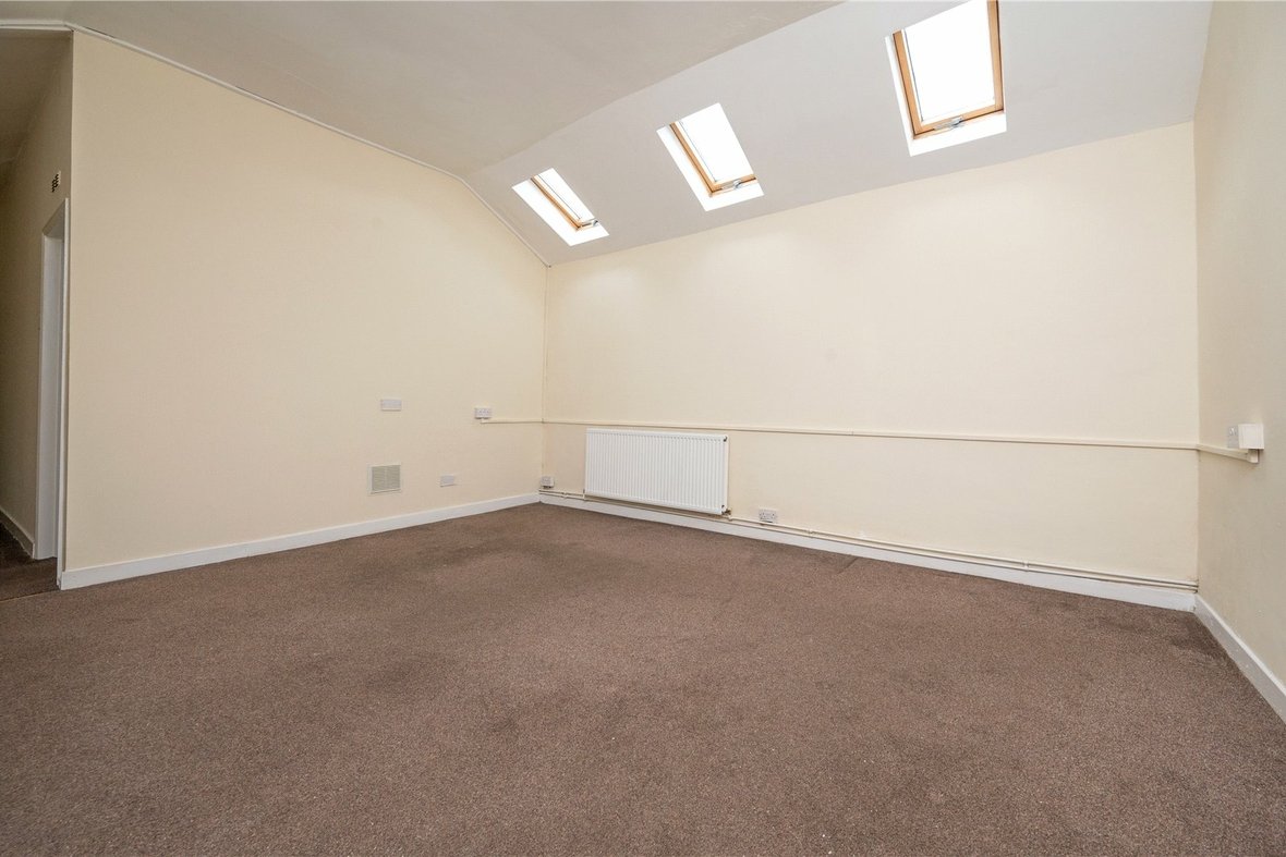 2 Bedroom Maisonette Let AgreedMaisonette Let Agreed in London Road, St. Albans, Hertfordshire - View 8 - Collinson Hall