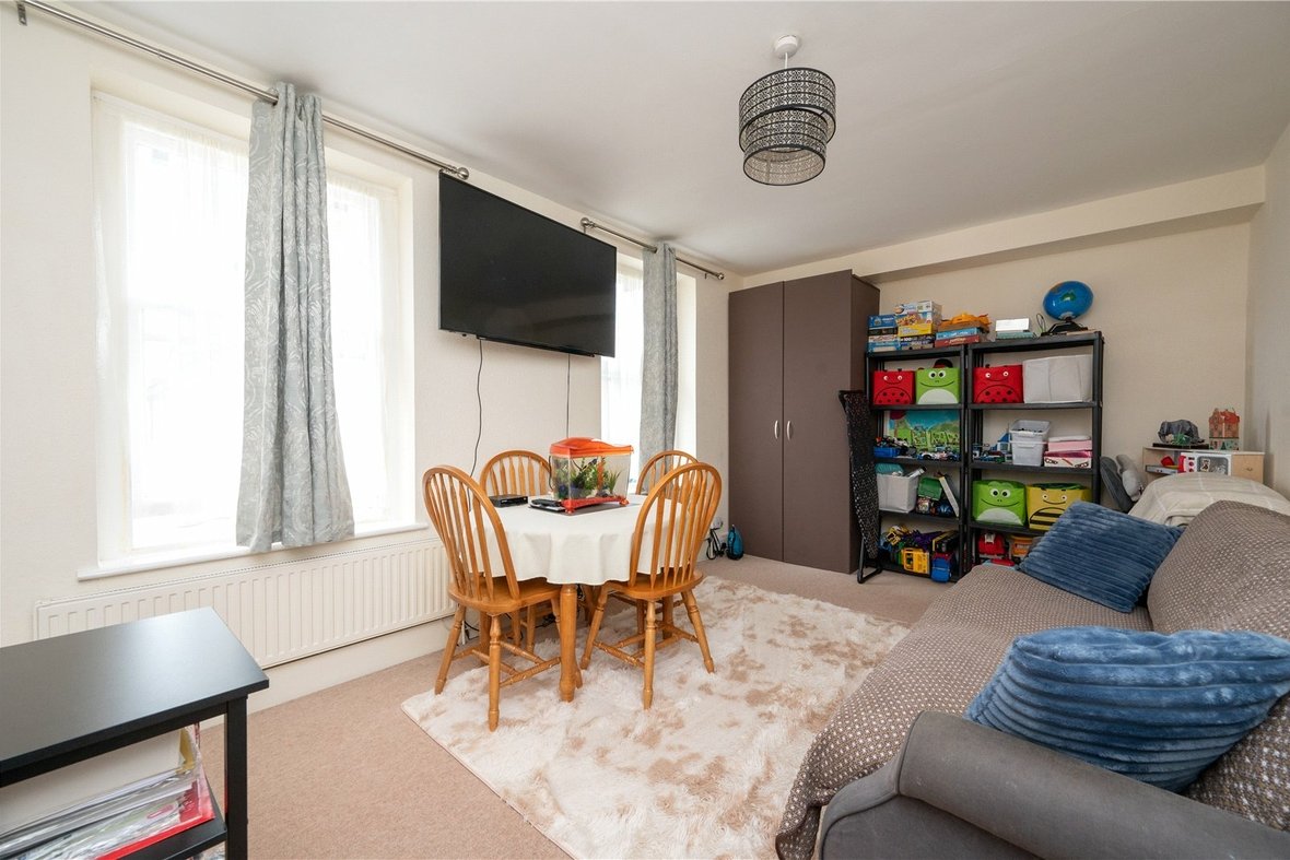 2 Bedroom Apartment Let AgreedApartment Let Agreed in Adelaide Street, St. Albans - View 3 - Collinson Hall