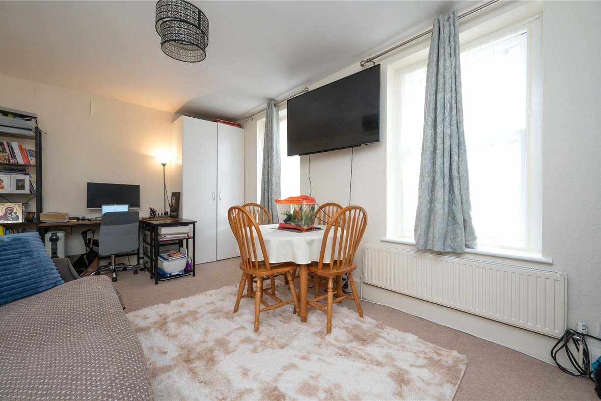 2 Bedroom Apartment Let AgreedApartment Let Agreed in Adelaide Street, St. Albans - View 9 - Collinson Hall