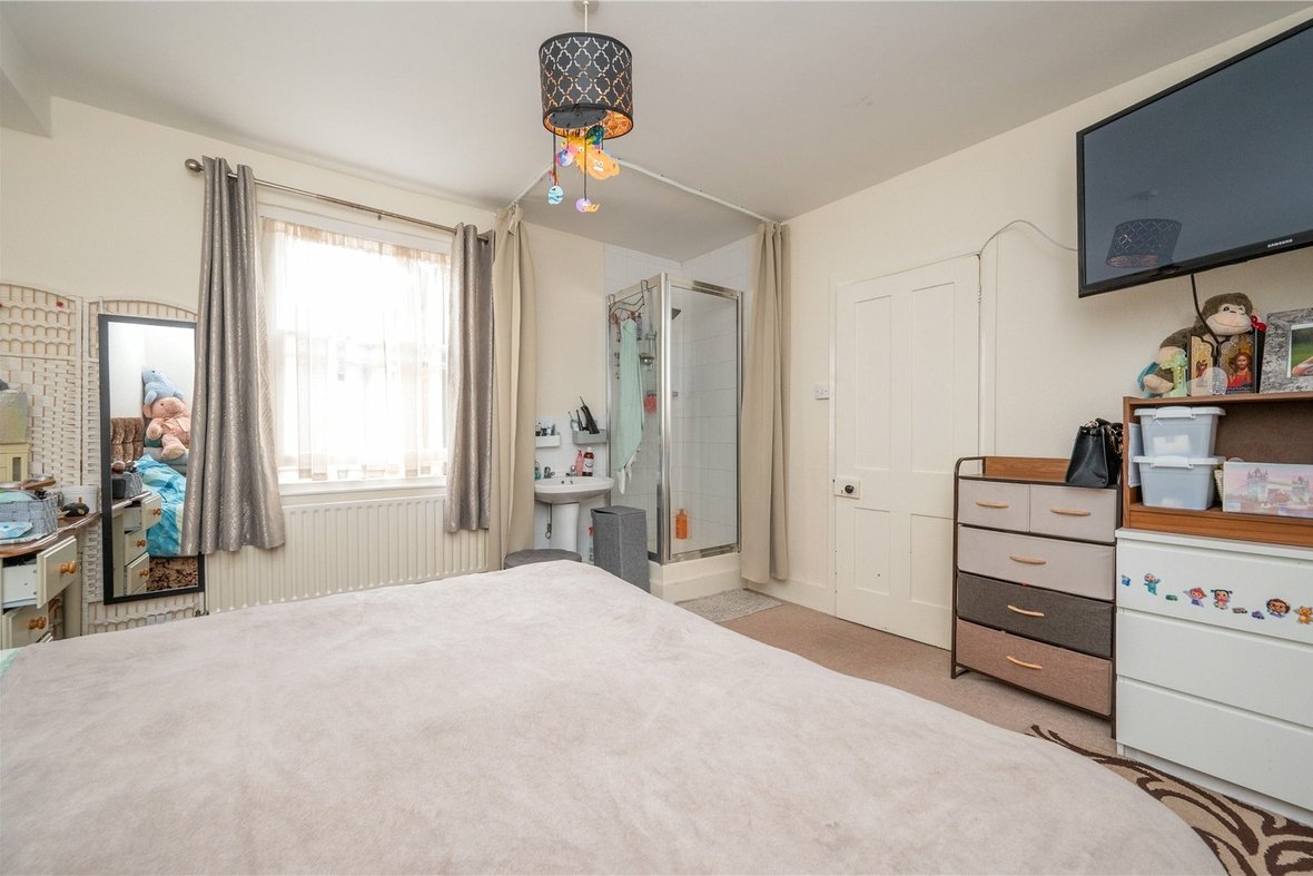 2 Bedroom Apartment Let AgreedApartment Let Agreed in Adelaide Street, St. Albans - View 8 - Collinson Hall