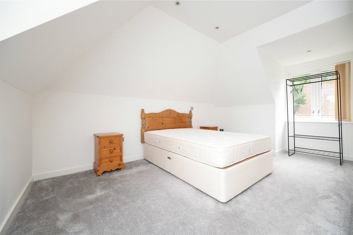 3 Bedroom  Sold Subject to Contract Sold Subject to Contract in Gibbs Close, Harpenden, Hertfordshire - View 7 - Collinson Hall