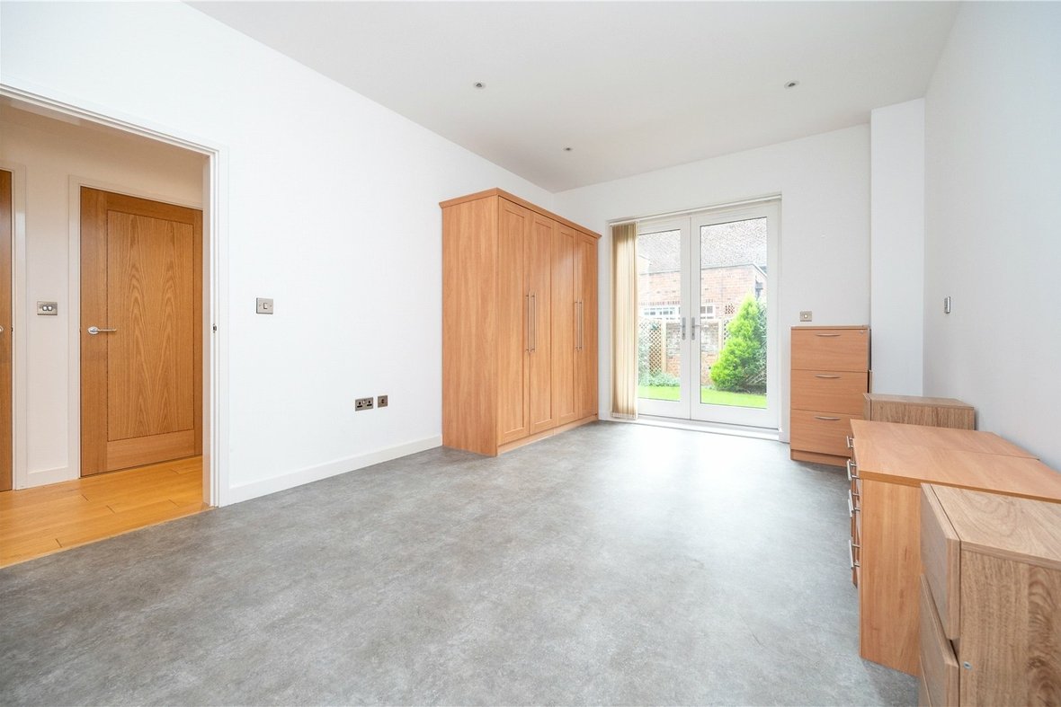 3 Bedroom  Sold Subject to Contract Sold Subject to Contract in Gibbs Close, Harpenden, Hertfordshire - View 4 - Collinson Hall