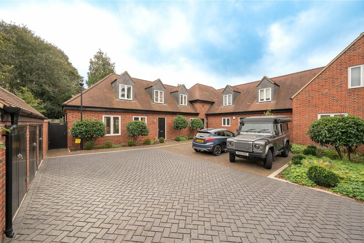 3 Bedroom  Sold Subject to Contract Sold Subject to Contract in Gibbs Close, Harpenden, Hertfordshire - View 19 - Collinson Hall