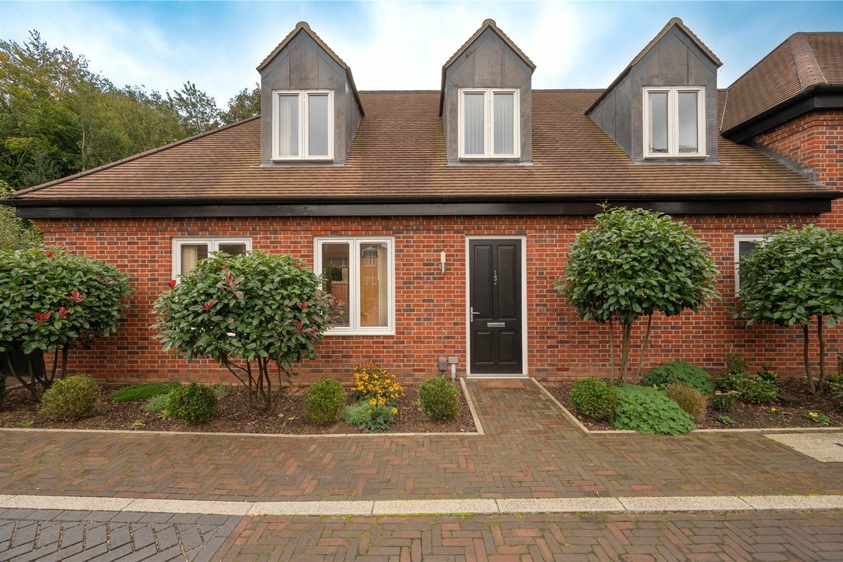 3 Bedroom  Sold Subject to Contract Sold Subject to Contract in Gibbs Close, Harpenden, Hertfordshire - View 18 - Collinson Hall