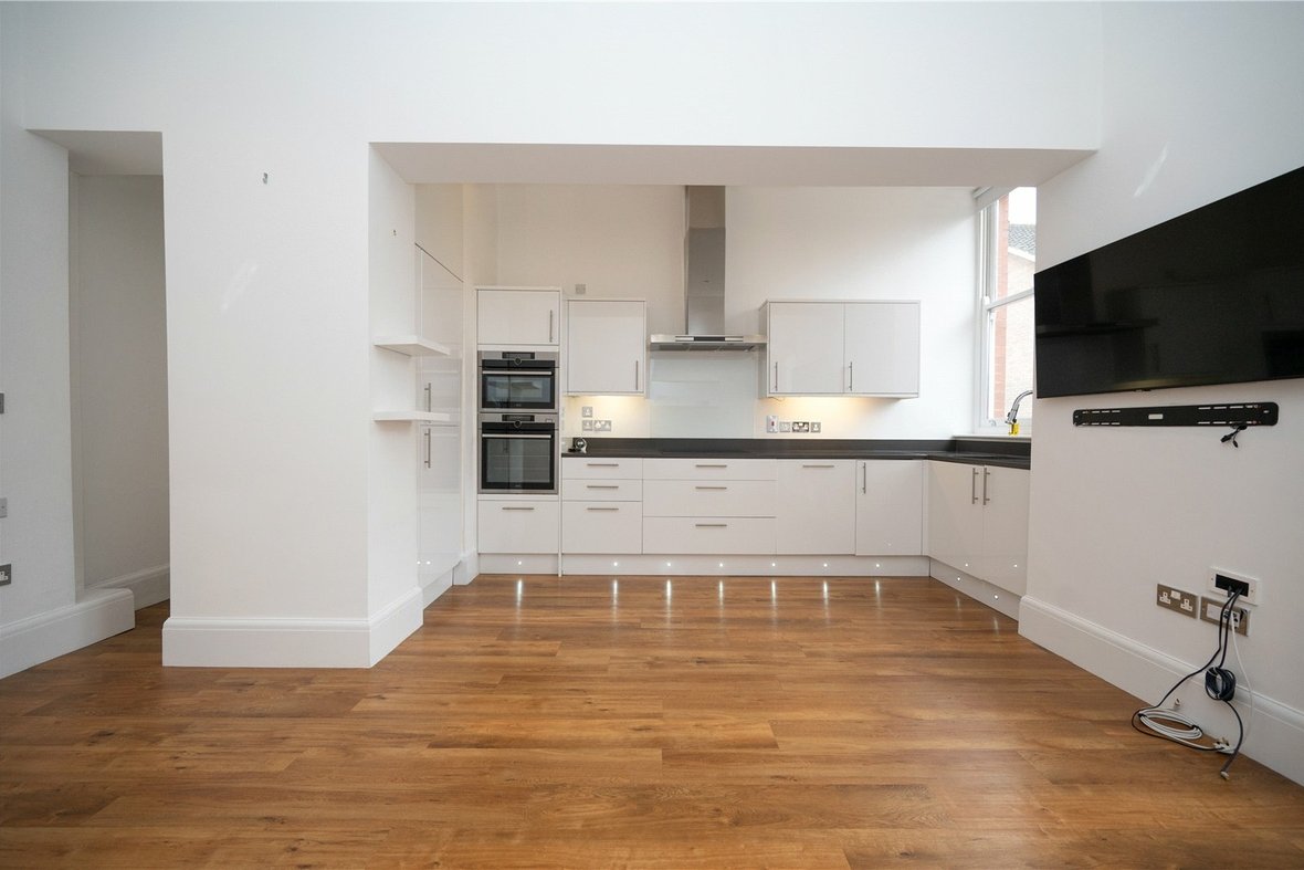 3 Bedroom House LetHouse Let in Cadoxton Place, 29 Avenue Road, St. Albans - View 12 - Collinson Hall