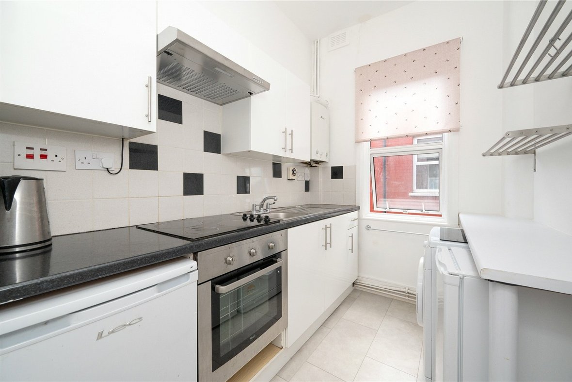 1 Bedroom Apartment Let AgreedApartment Let Agreed in James Avenue, Off Anson Road, Cricklewood - View 3 - Collinson Hall