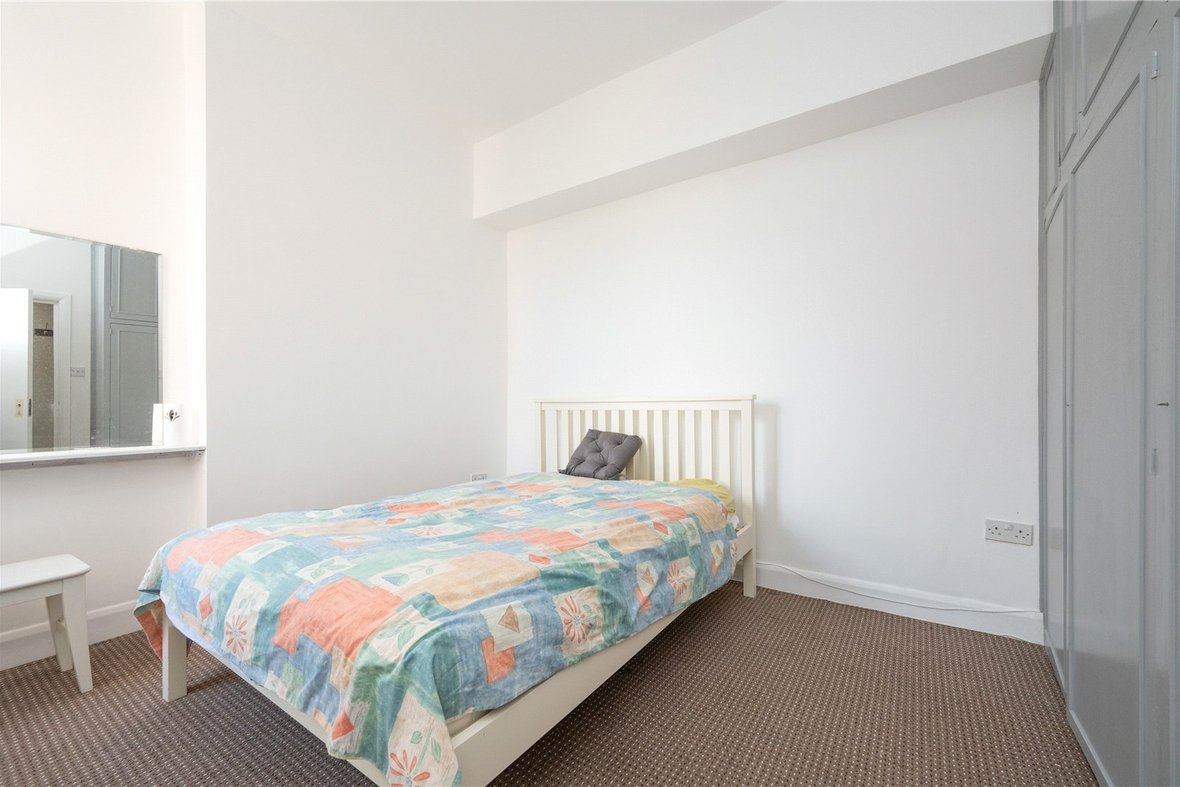 1 Bedroom Apartment Let AgreedApartment Let Agreed in James Avenue, Off Anson Road, Cricklewood - View 2 - Collinson Hall
