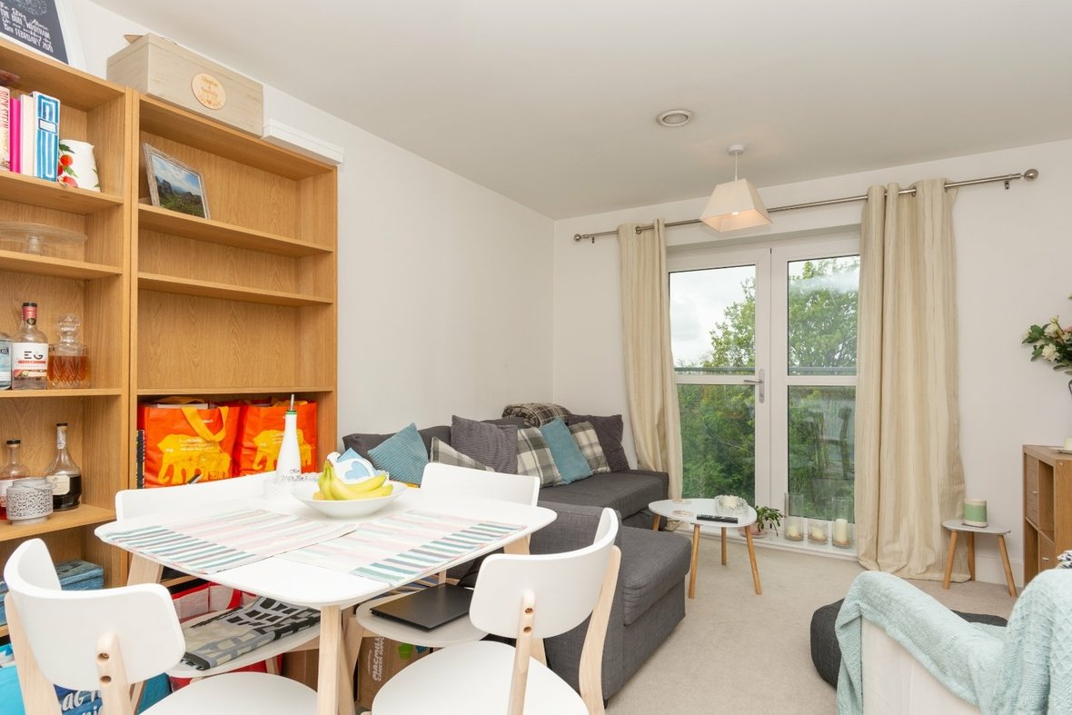 1 Bedroom Apartment Let AgreedApartment Let Agreed in Serra House, Charrington Place, St. Albans - View 9 - Collinson Hall