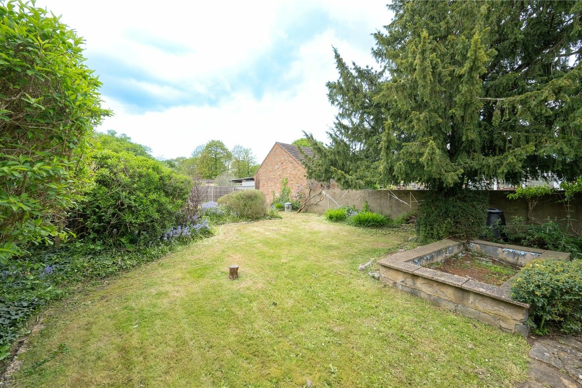 2 Bedroom Bungalow Sold Subject to ContractBungalow Sold Subject to Contract in Bucknalls Drive, Bricket Wood, St. Albans - View 10 - Collinson Hall