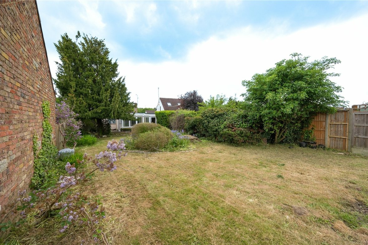 2 Bedroom Bungalow Sold Subject to ContractBungalow Sold Subject to Contract in Bucknalls Drive, Bricket Wood, St. Albans - View 14 - Collinson Hall