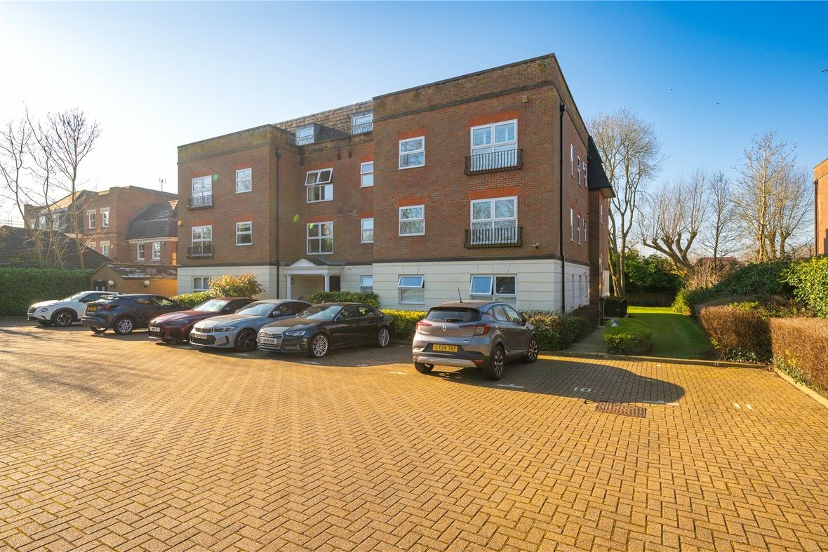 3 Bedroom Apartment New InstructionApartment New Instruction in London Road, St. Albans, Hertfordshire - View 19 - Collinson Hall