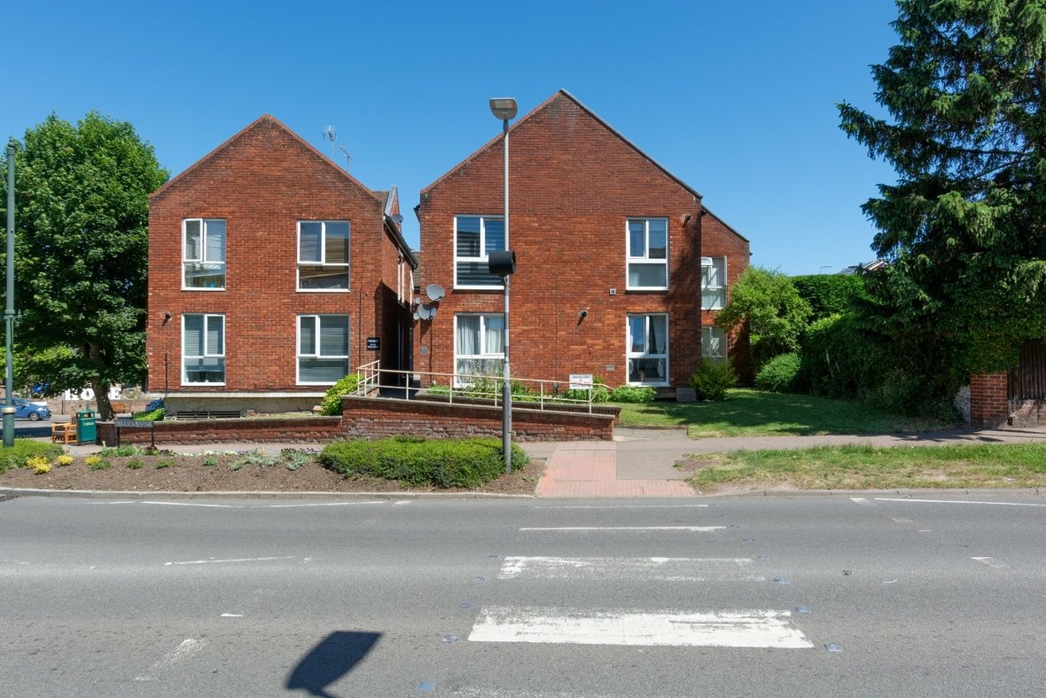 2 Bedroom Maisonette Let Agreed in High Street, Wheathampstead, Hertfordshire - View 11 - Collinson Hall