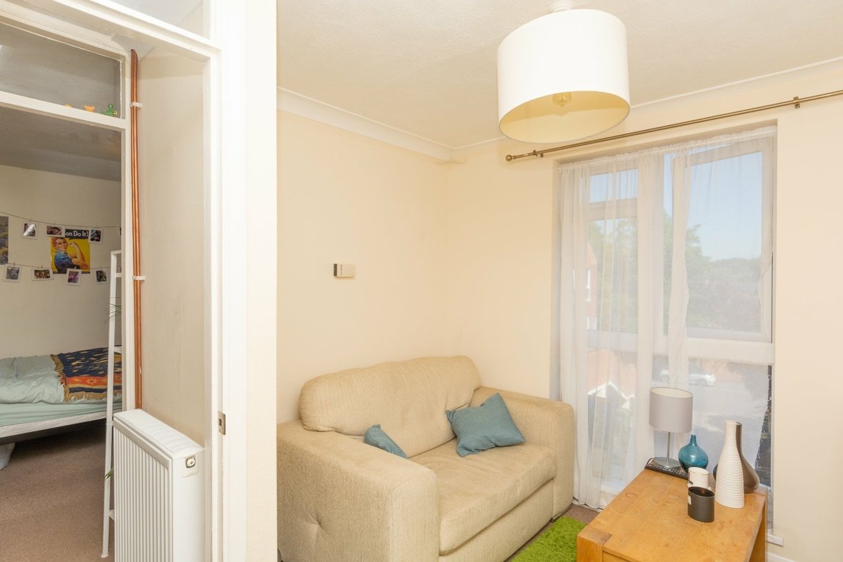 2 Bedroom Maisonette Let Agreed in High Street, Wheathampstead, Hertfordshire - View 7 - Collinson Hall