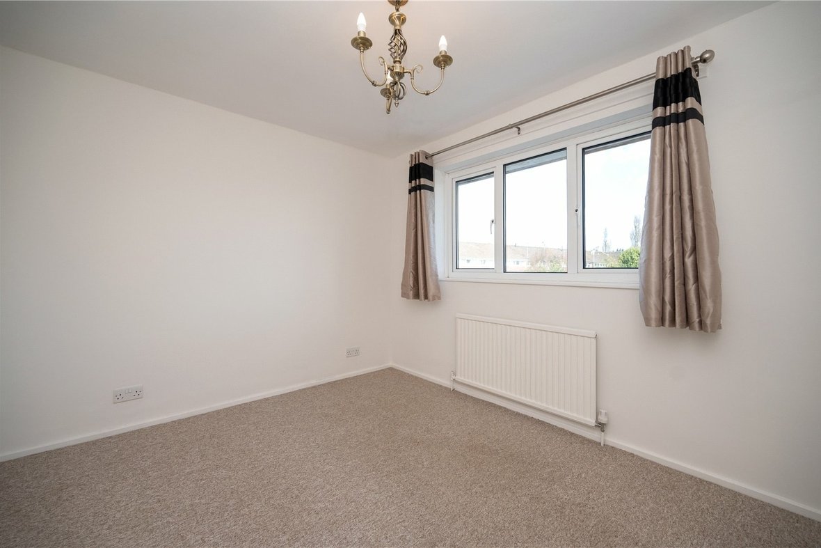 3 Bedroom House Let AgreedHouse Let Agreed in Springfields, Welwyn Garden City, Hertfordshire - View 12 - Collinson Hall