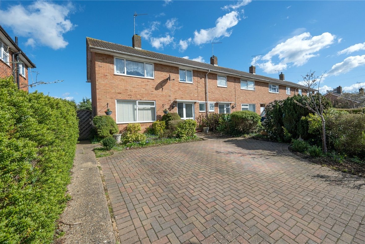 3 Bedroom House Let AgreedHouse Let Agreed in Springfields, Welwyn Garden City, Hertfordshire - View 17 - Collinson Hall