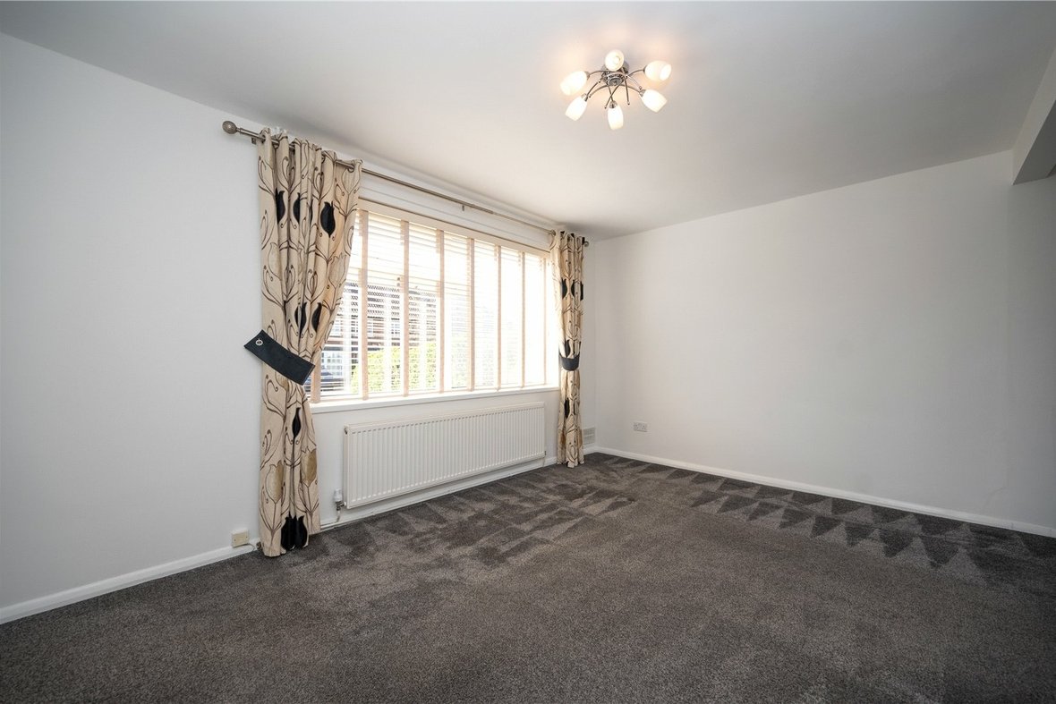 3 Bedroom House Let AgreedHouse Let Agreed in Springfields, Welwyn Garden City, Hertfordshire - View 4 - Collinson Hall