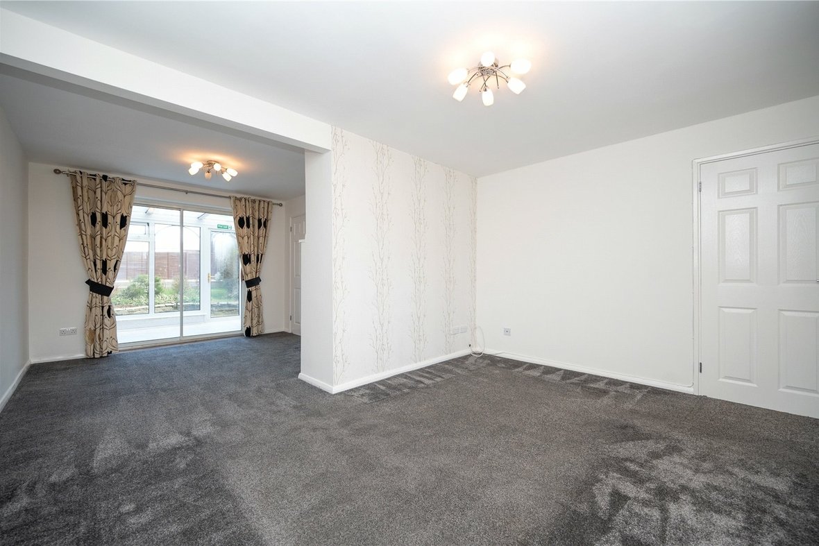 3 Bedroom House Let AgreedHouse Let Agreed in Springfields, Welwyn Garden City, Hertfordshire - View 3 - Collinson Hall