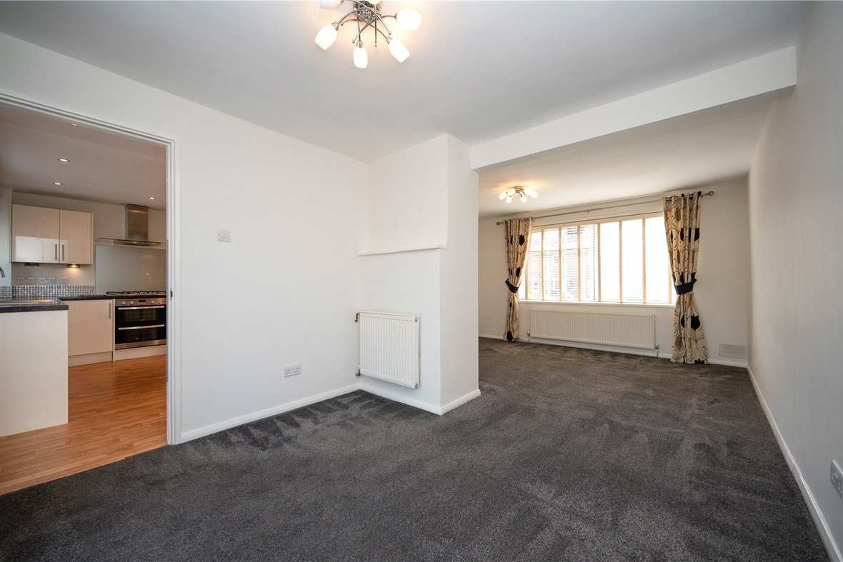 3 Bedroom House Let AgreedHouse Let Agreed in Springfields, Welwyn Garden City, Hertfordshire - View 9 - Collinson Hall