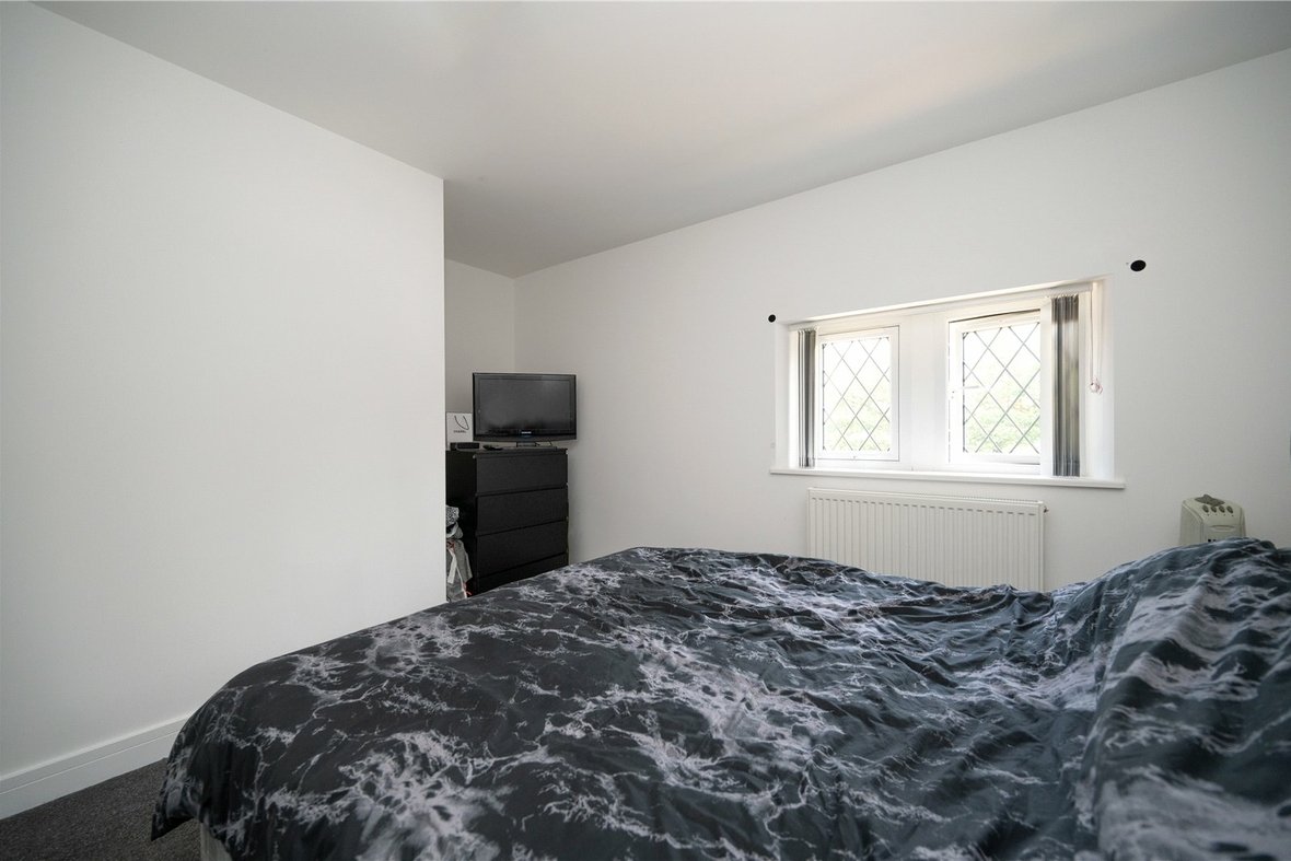 2 Bedroom House Let AgreedHouse Let Agreed in Frogmore, St. Albans, Hertfordshire - View 12 - Collinson Hall