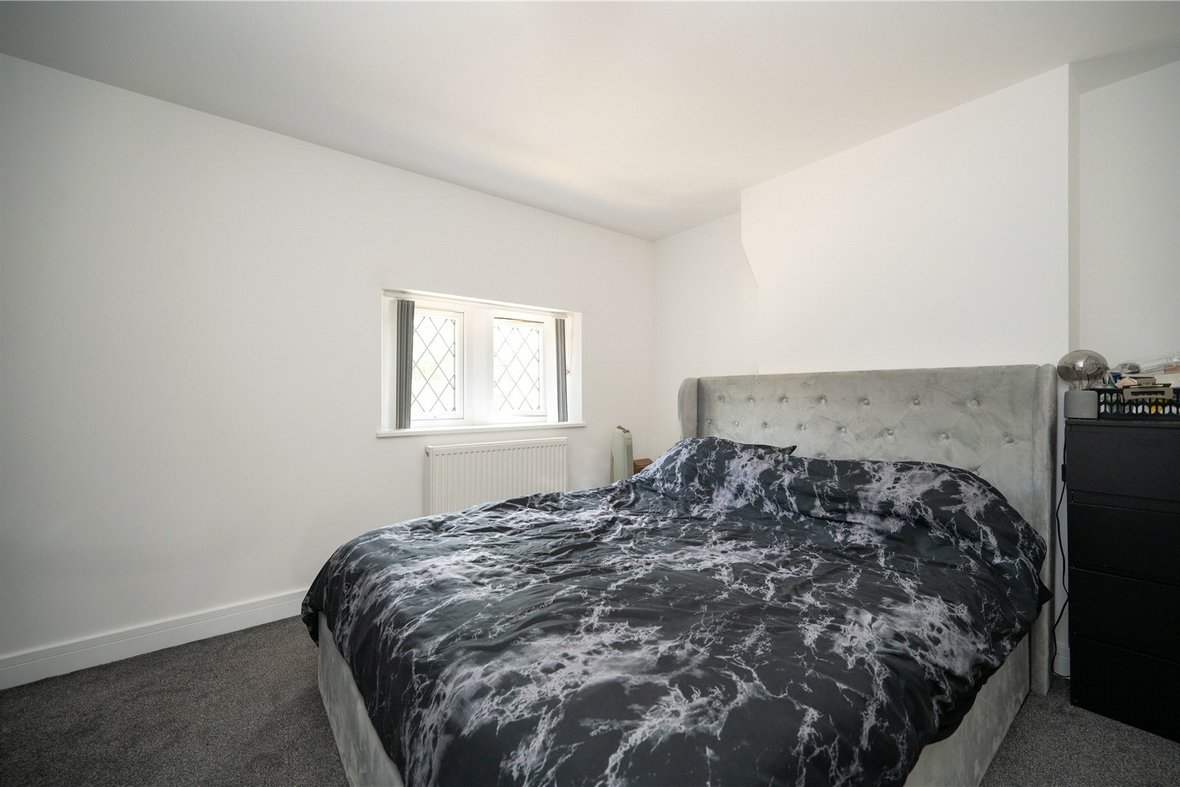 2 Bedroom House Let AgreedHouse Let Agreed in Frogmore, St. Albans, Hertfordshire - View 8 - Collinson Hall
