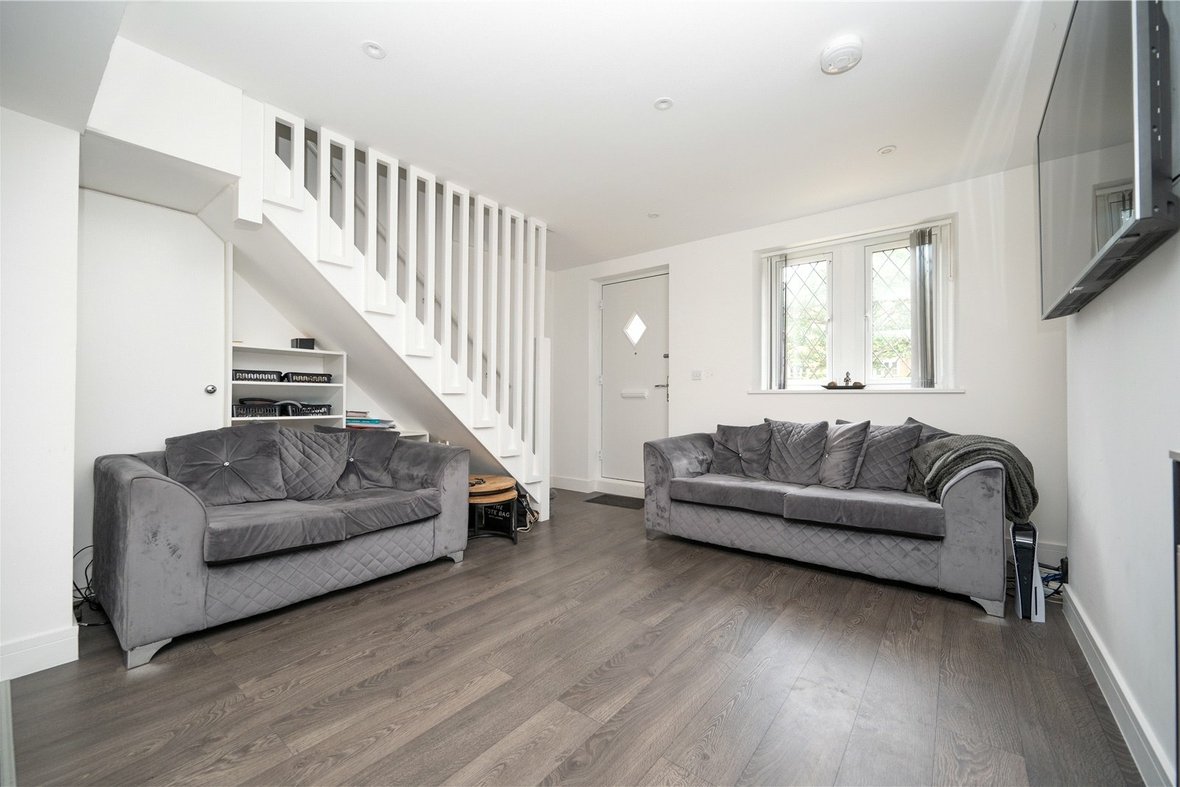 2 Bedroom House Let AgreedHouse Let Agreed in Frogmore, St. Albans, Hertfordshire - View 4 - Collinson Hall