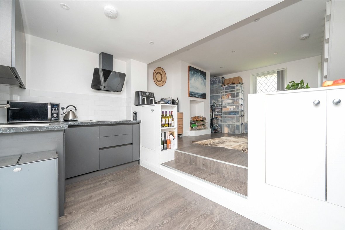 2 Bedroom House To LetHouse To Let in Frogmore, St. Albans, Hertfordshire - View 4 - Collinson Hall