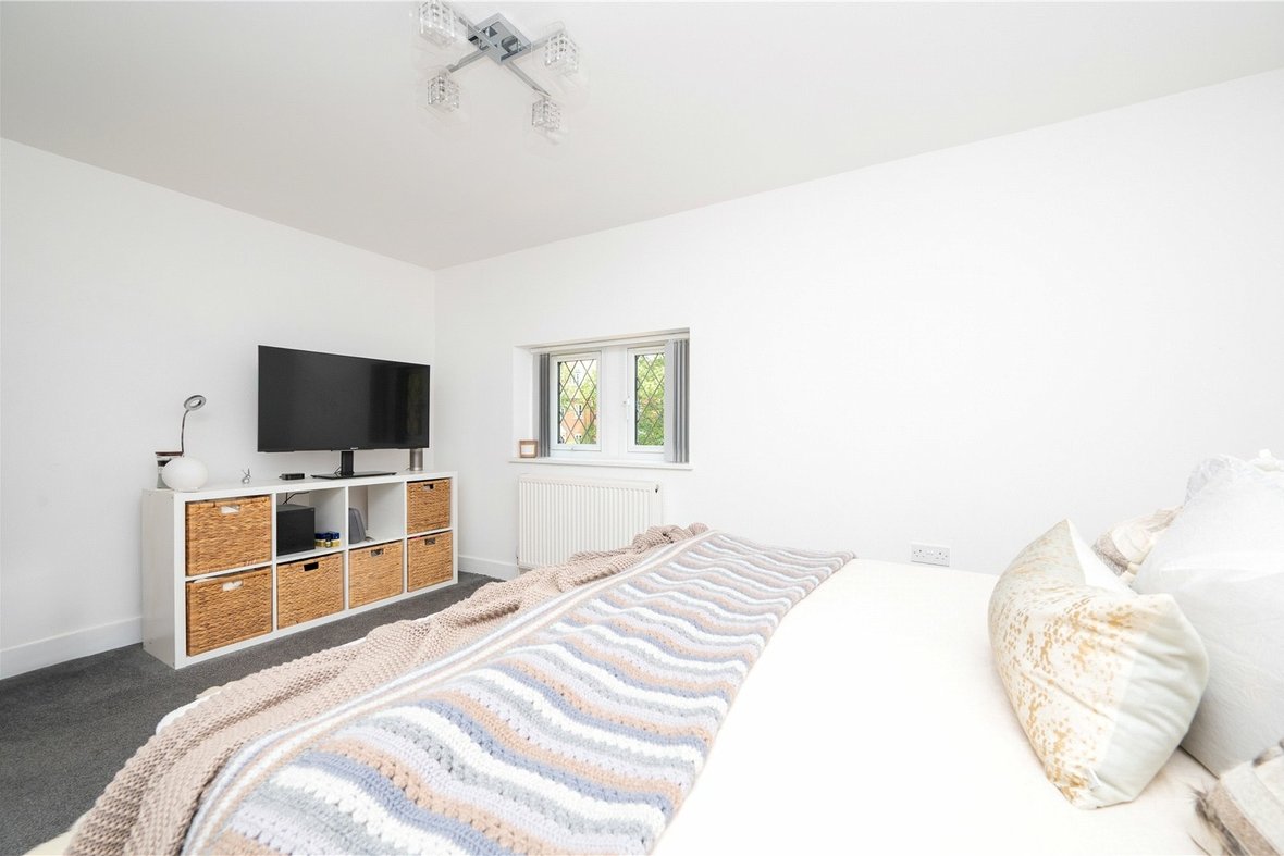 2 Bedroom House To LetHouse To Let in Frogmore, St. Albans, Hertfordshire - View 7 - Collinson Hall