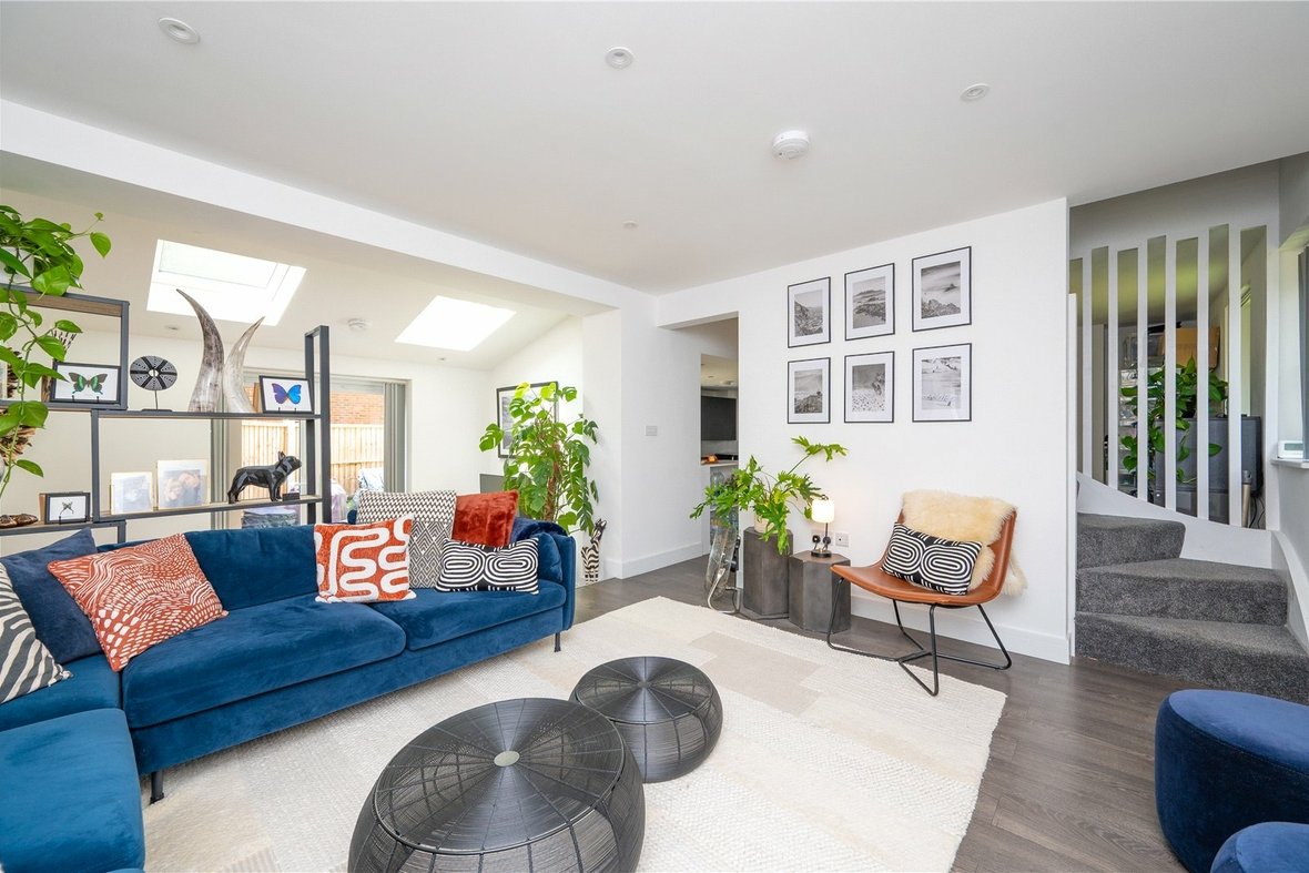 2 Bedroom House To LetHouse To Let in Frogmore, St. Albans, Hertfordshire - View 2 - Collinson Hall