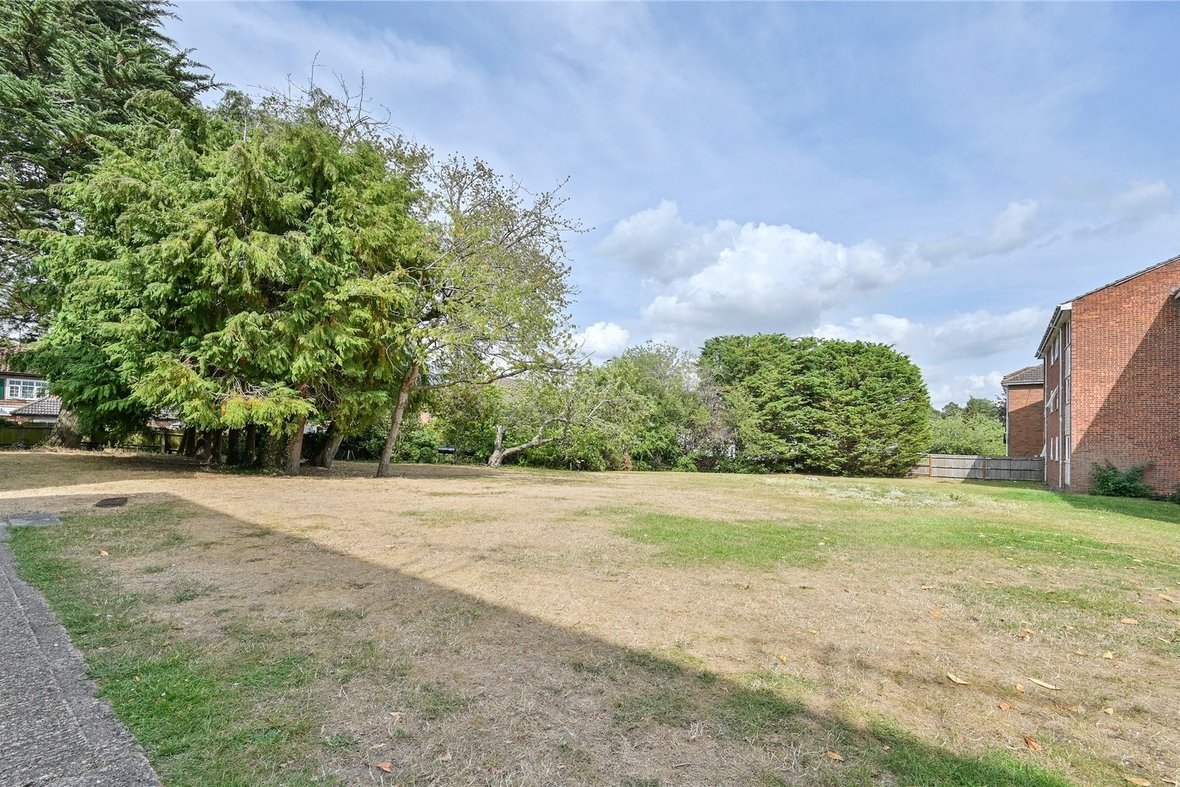 2 Bedroom Apartment Let AgreedApartment Let Agreed in Cedar Court, St. Albans, Hertfordshire - View 12 - Collinson Hall