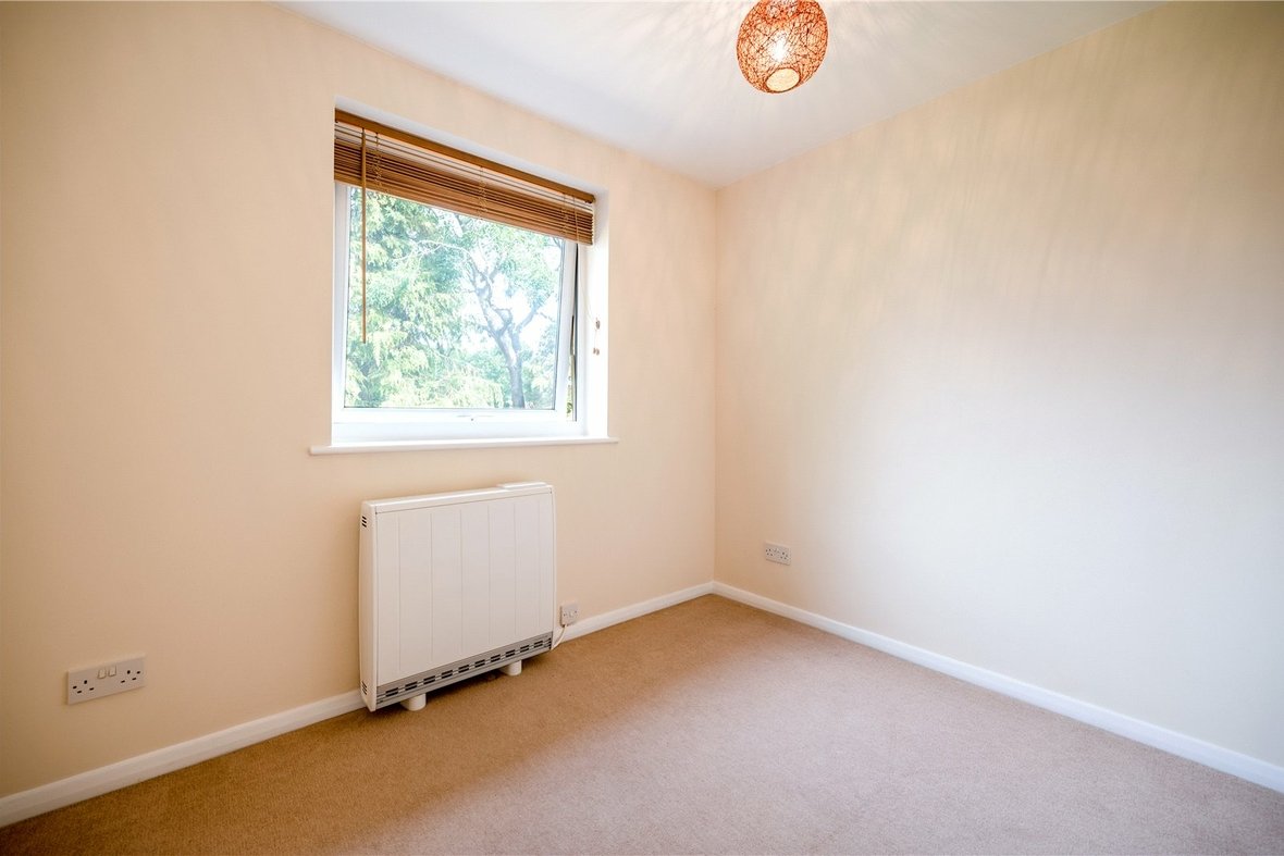 2 Bedroom Apartment Let AgreedApartment Let Agreed in Cedar Court, St. Albans, Hertfordshire - View 7 - Collinson Hall