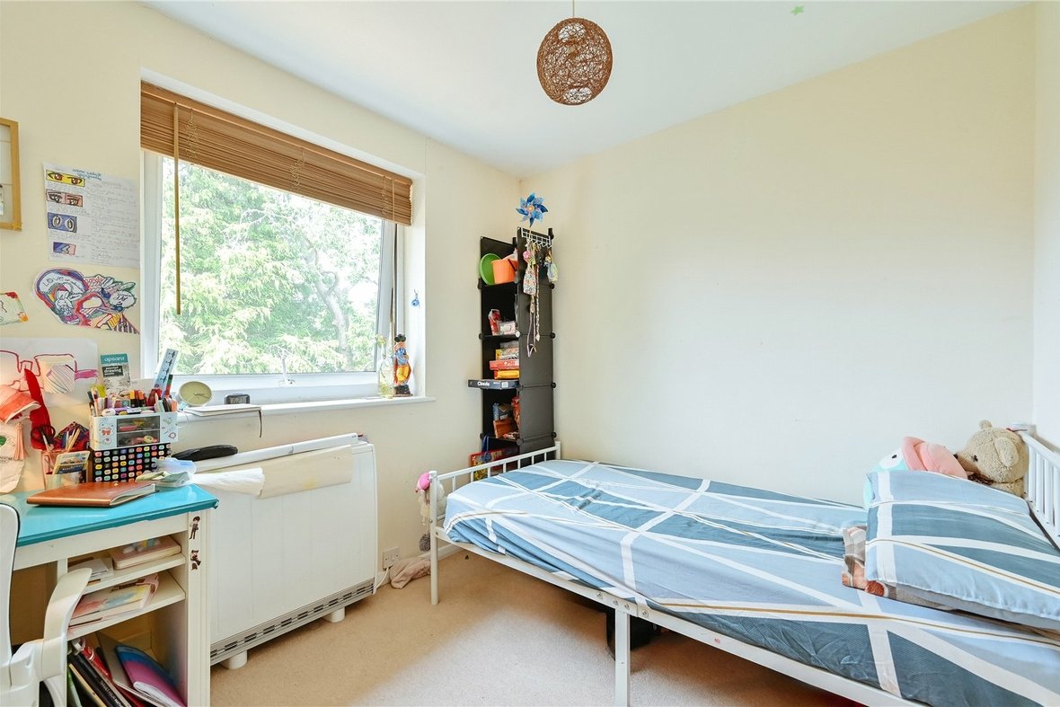 2 Bedroom Apartment Let AgreedApartment Let Agreed in Cedar Court, St. Albans, Hertfordshire - View 16 - Collinson Hall