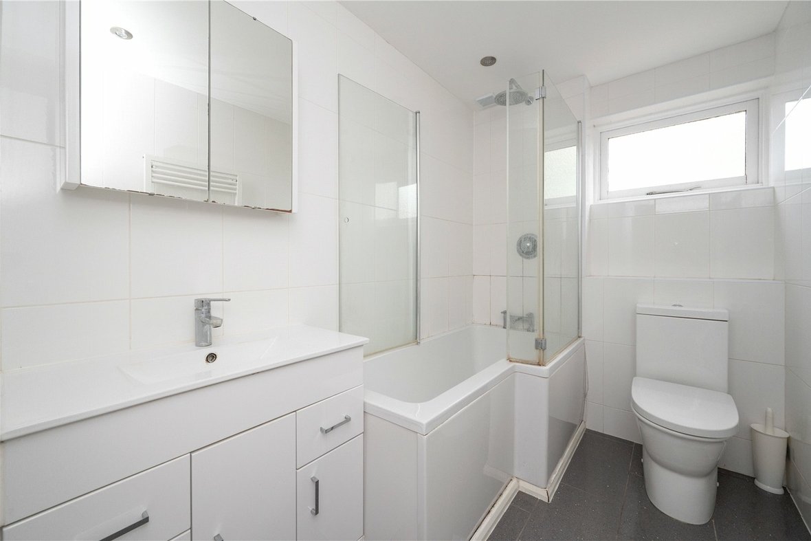 2 Bedroom Apartment Let AgreedApartment Let Agreed in Tankerfield Place, Romeland Hill, St. Albans - View 4 - Collinson Hall