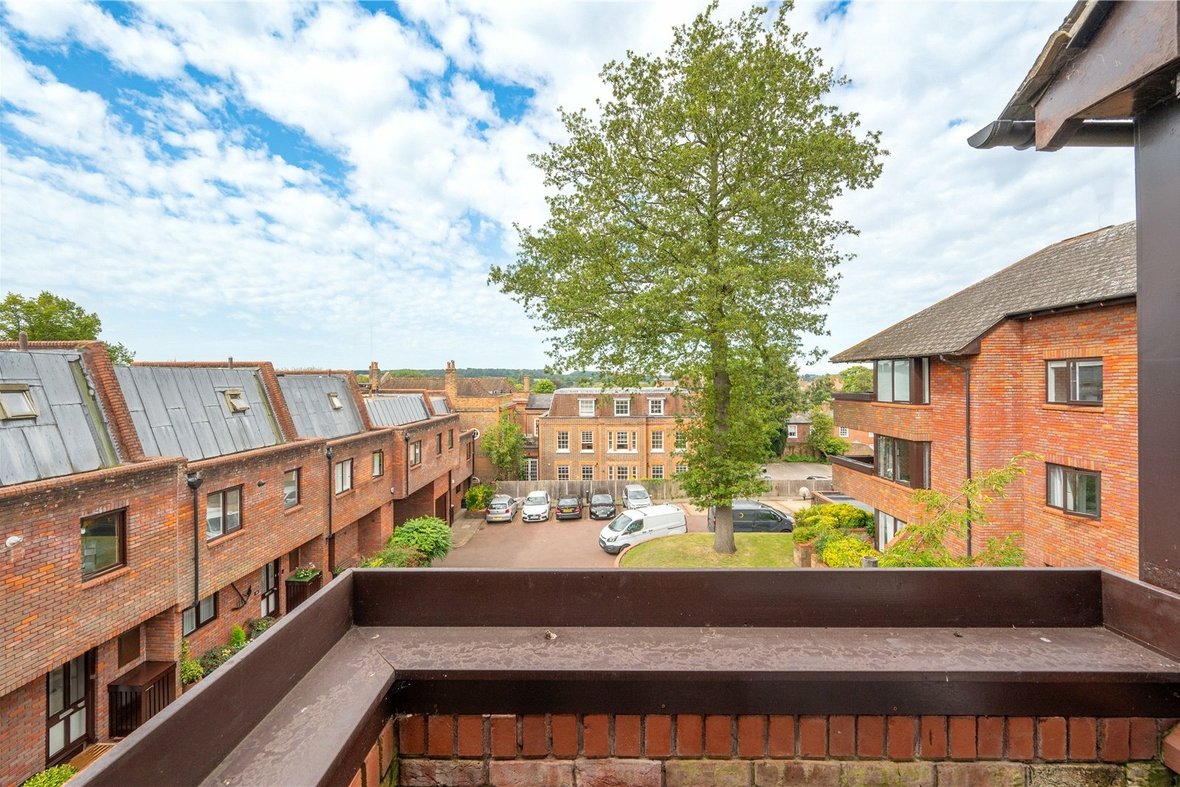 2 Bedroom Apartment Let AgreedApartment Let Agreed in Tankerfield Place, Romeland Hill, St. Albans - View 8 - Collinson Hall