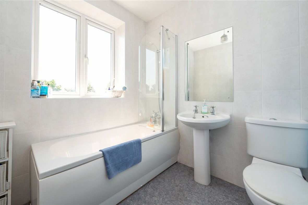 4 Bedroom House Sold Subject to ContractHouse Sold Subject to Contract in Green Lane, St. Albans, Hertfordshire - View 17 - Collinson Hall