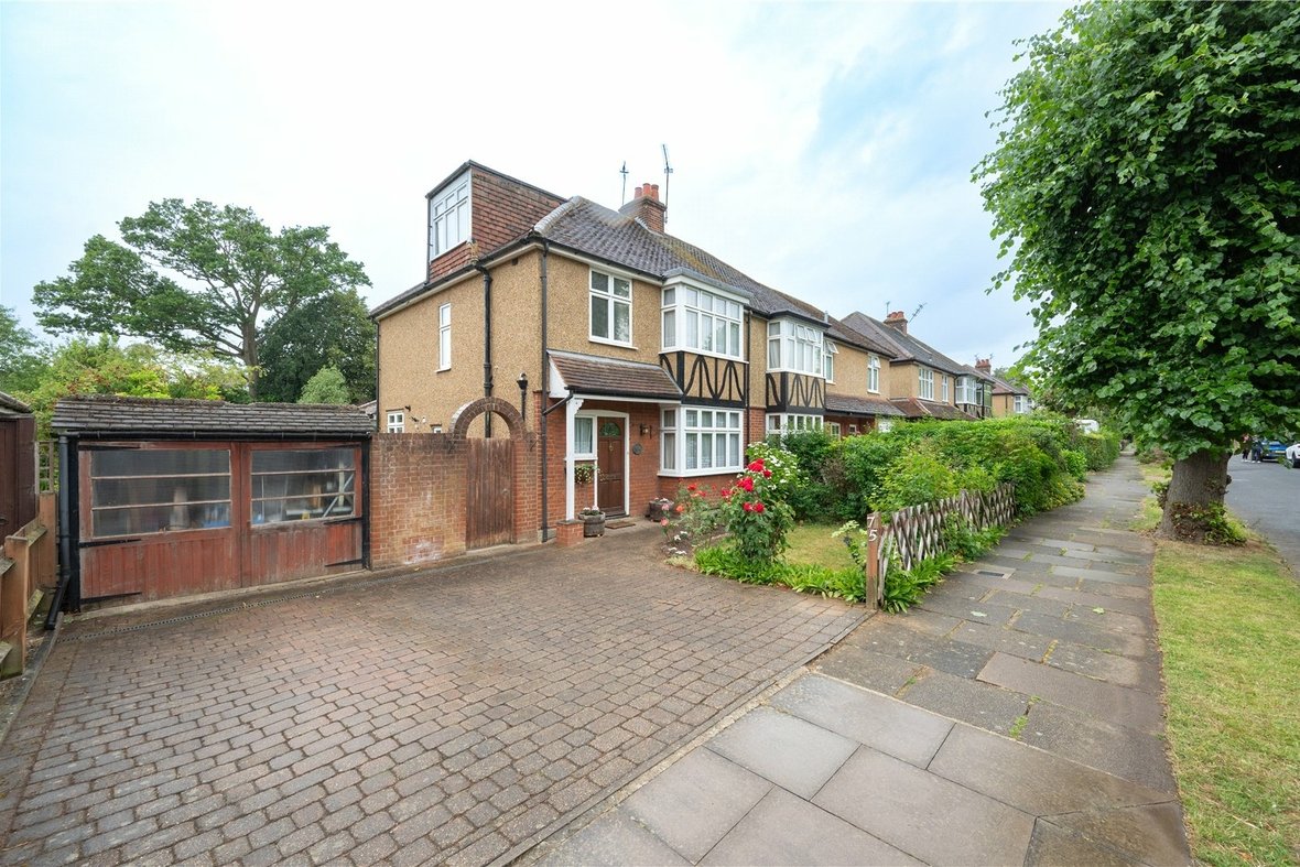 4 Bedroom House Sold Subject to ContractHouse Sold Subject to Contract in Salisbury Avenue, St. Albans, Hertfordshire - View 1 - Collinson Hall