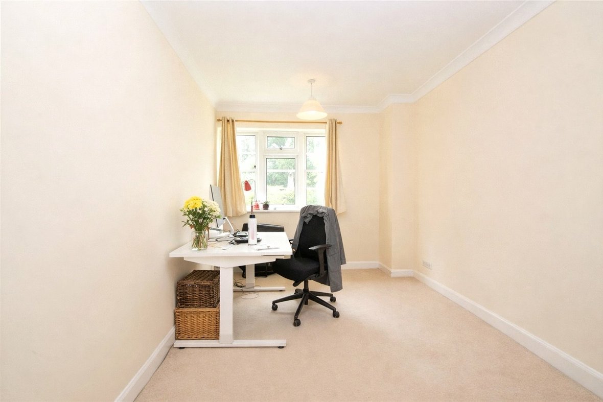 2 Bedroom Maisonette To LetMaisonette To Let in Wickwood Court, Woodstock Road North, St. Albans - View 5 - Collinson Hall