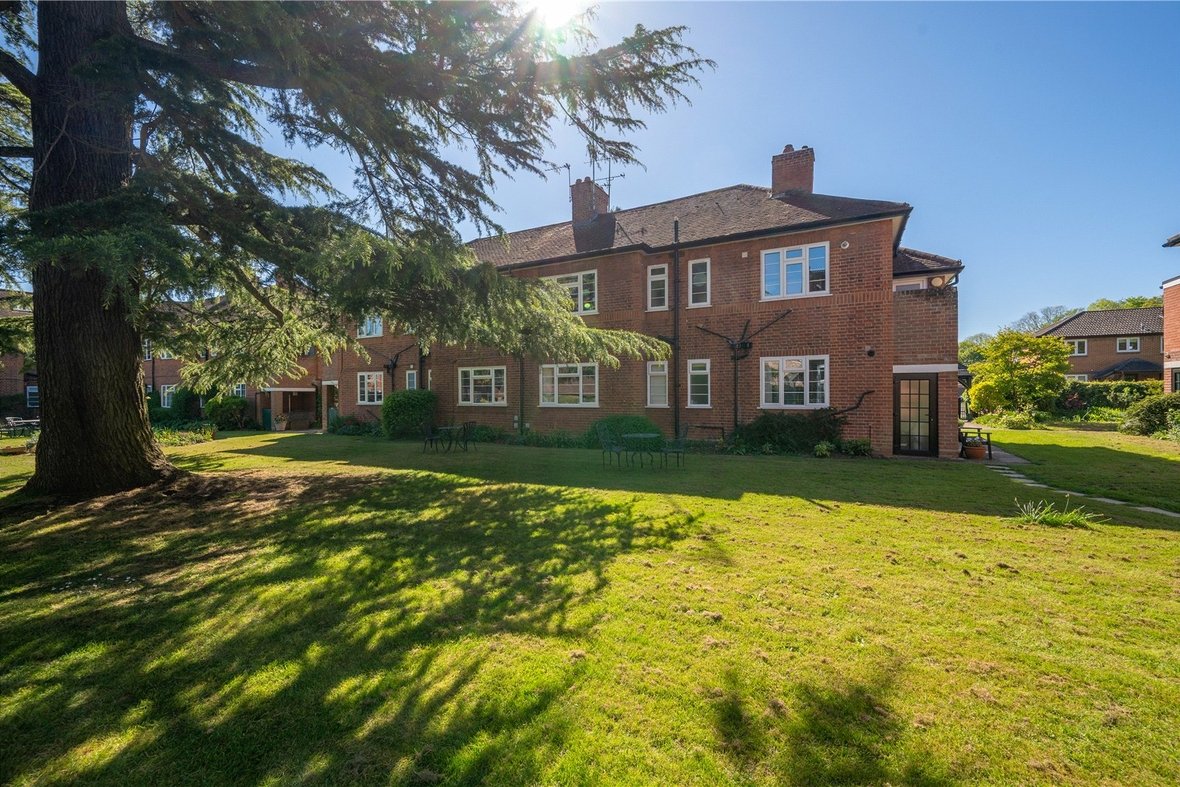 2 Bedroom Maisonette LetMaisonette Let in Wickwood Court, Woodstock Road North, St. Albans - View 1 - Collinson Hall