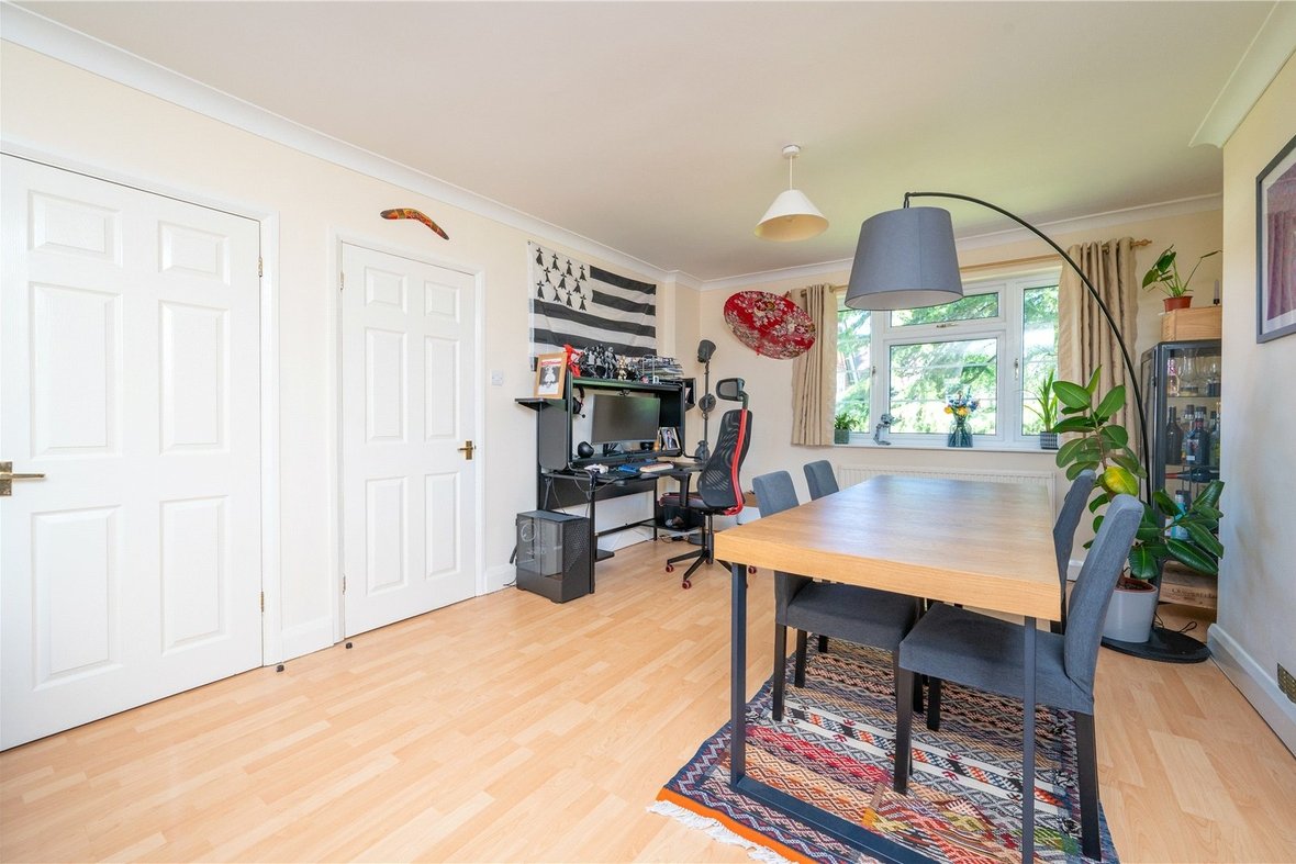 2 Bedroom Maisonette LetMaisonette Let in Wickwood Court, Woodstock Road North, St. Albans - View 4 - Collinson Hall