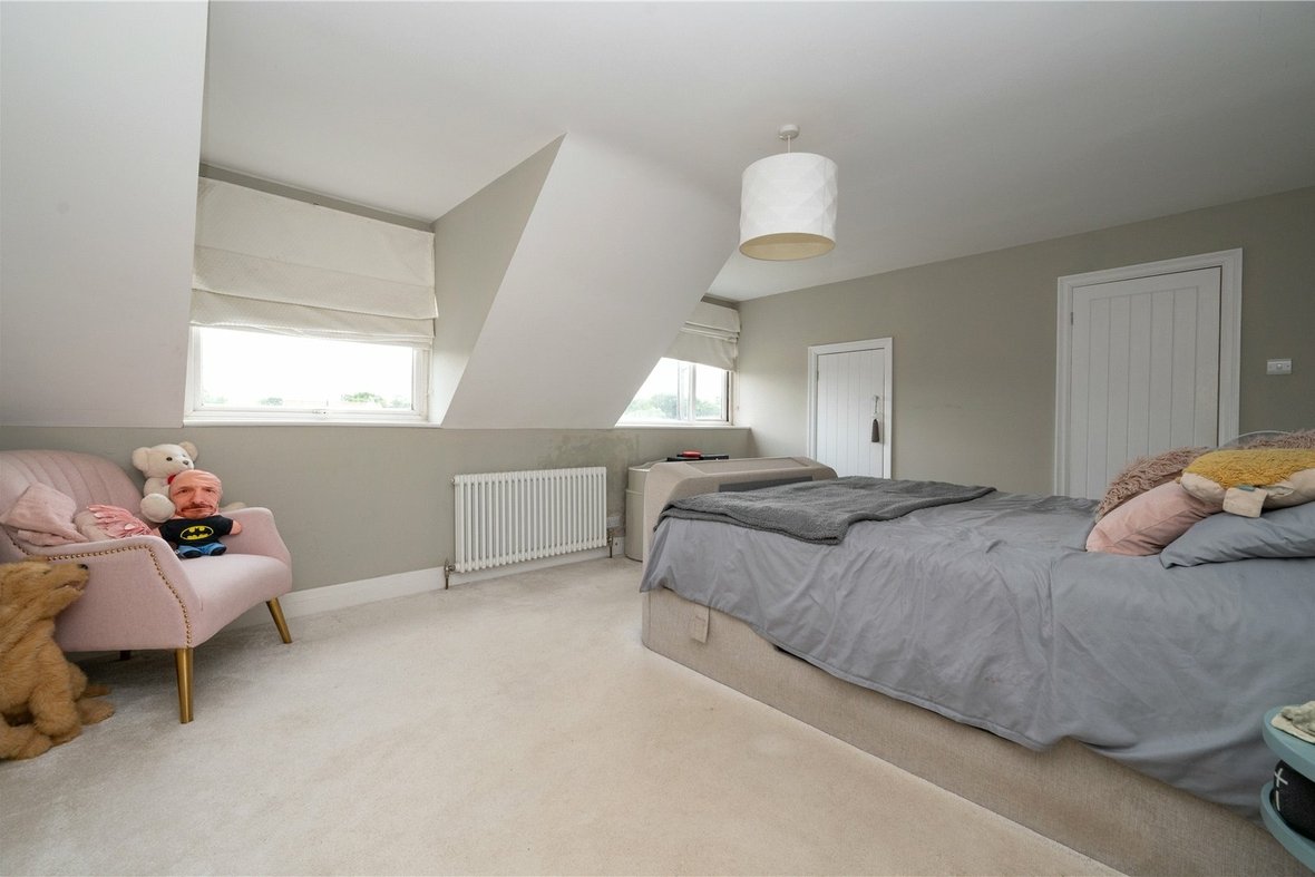 4 Bedroom House For SaleHouse For Sale in Jenkins Avenue, Bricket Wood, St. Albans - View 6 - Collinson Hall