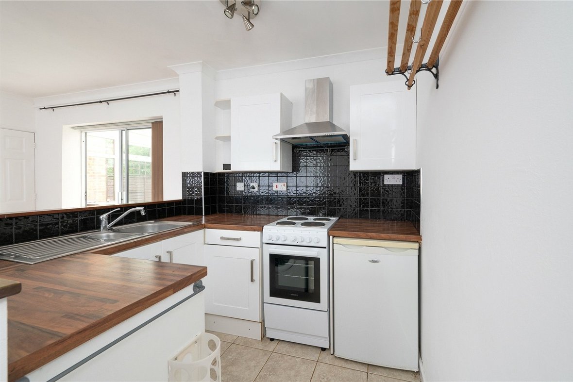 1 Bedroom Apartment Let AgreedApartment Let Agreed in Wyedale, London Colney, St. Albans - View 3 - Collinson Hall