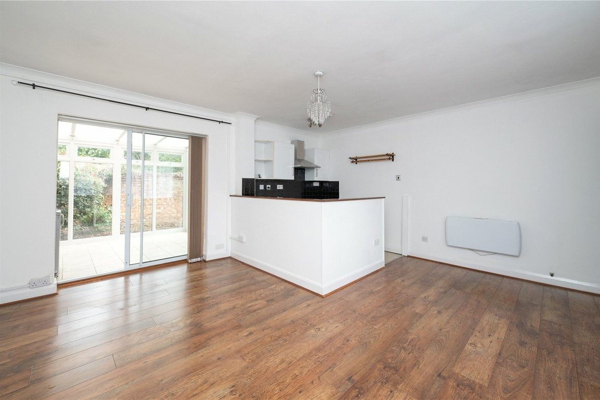 1 Bedroom Apartment Let AgreedApartment Let Agreed in Wyedale, London Colney, St. Albans - View 2 - Collinson Hall