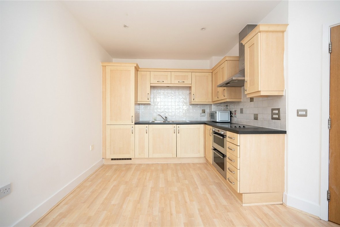 2 Bedroom  Let Let in Camp Road, St. Albans, Hertfordshire - View 4 - Collinson Hall