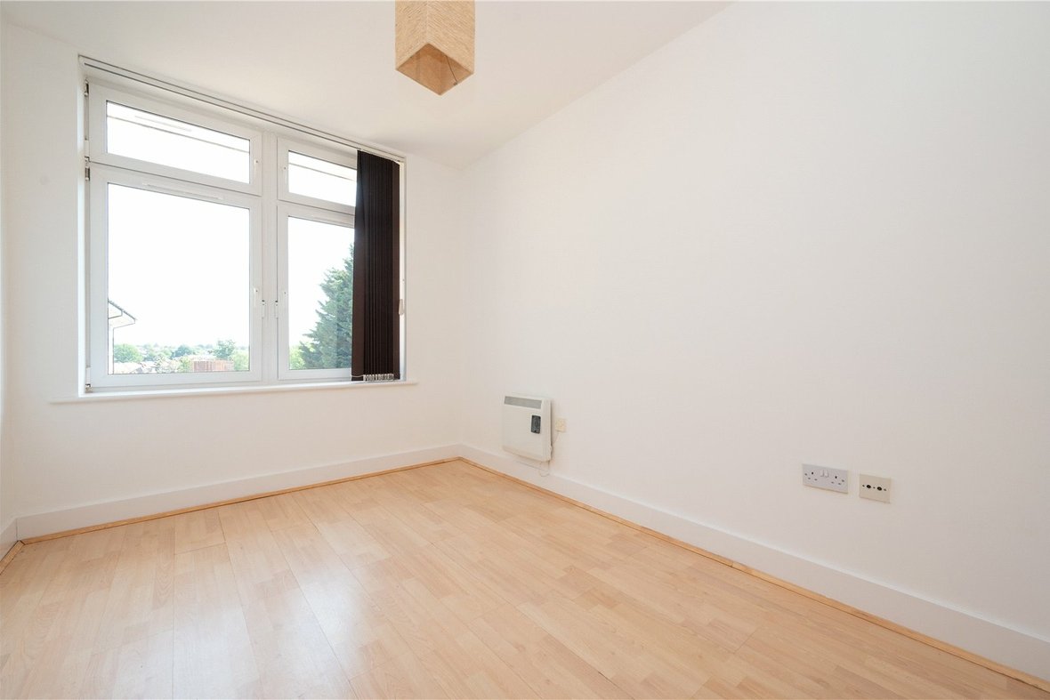 2 Bedroom  Let Let in Camp Road, St. Albans, Hertfordshire - View 7 - Collinson Hall