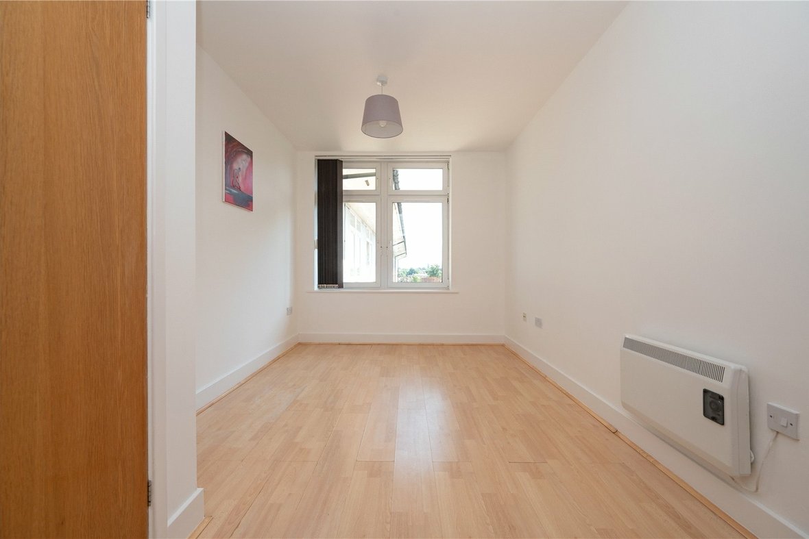 2 Bedroom  Let Let in Camp Road, St. Albans, Hertfordshire - View 9 - Collinson Hall