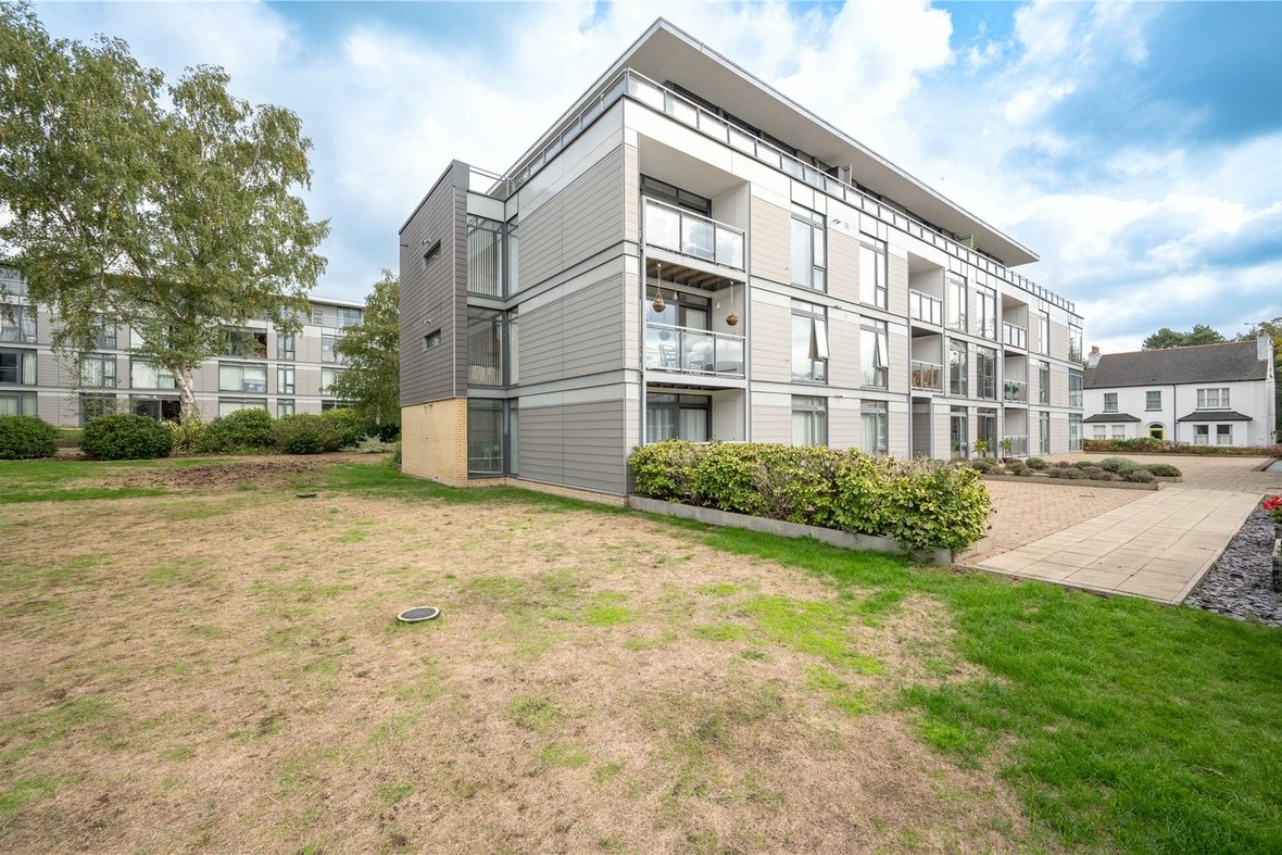 2 Bedroom Apartment LetApartment Let in Newsom Place, Lemsford Road, St. Albans - View 1 - Collinson Hall