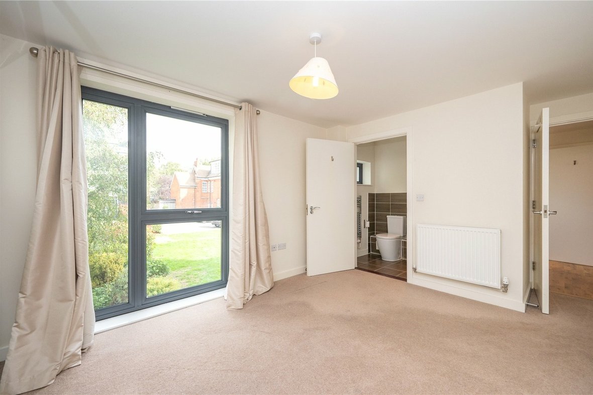 2 Bedroom Apartment LetApartment Let in Newsom Place, Lemsford Road, St. Albans - View 8 - Collinson Hall